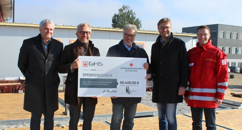 Scheckübergabe von GHS an das OÖ. Rote Kreuz Auf dem Foto V.l.n.r.: GHS-Housing-Bmst. Ing. Peter Schranz, GHS-Housing-Eigentümer Harald Rath, OÖ. Rotkreuz-Präsident Dr. Walter Aichinger, OÖ. Rotkreuz-Landesgeschäftsleiter-Stv. Mag. Thomas Märzinger, OÖ. Rotkreuz-Bezirksgeschäftsleiter Ing. Gerald Roth, MBA
