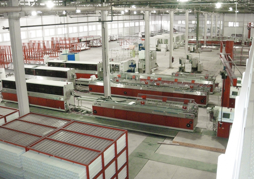 5,000 houses are produced annually at the factory on 10 extrusion systems