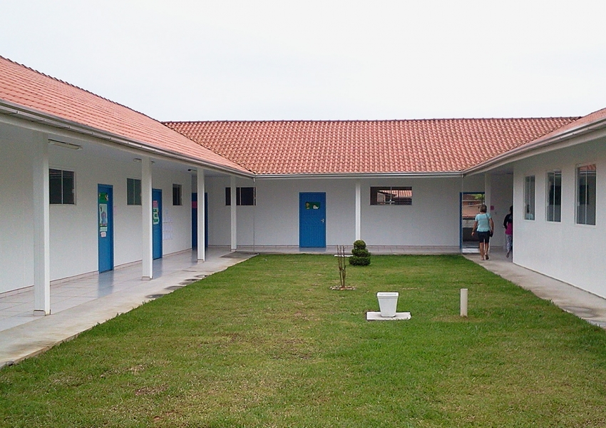 Schule und Kindergarten in Barra Velha, Brasilien