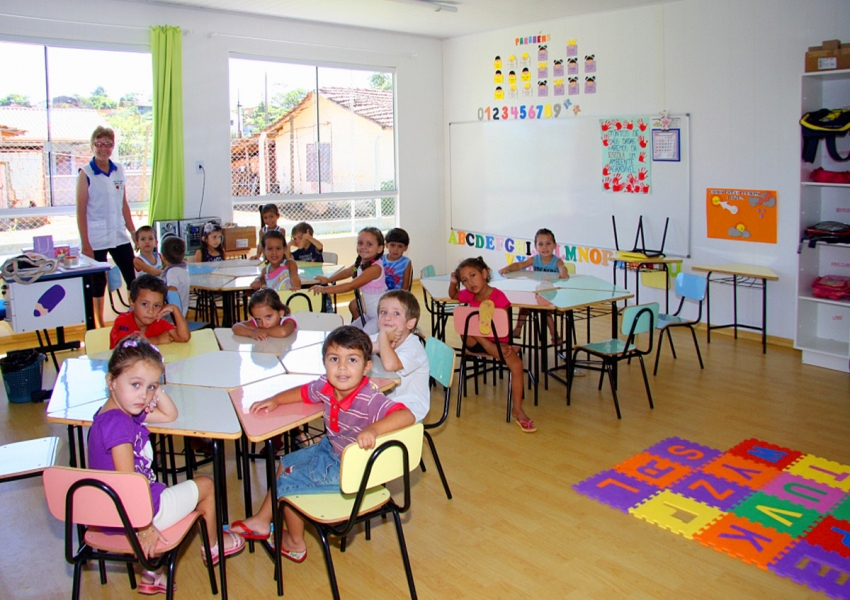 École et jardin d'enfants à Barra Velha, Brésil